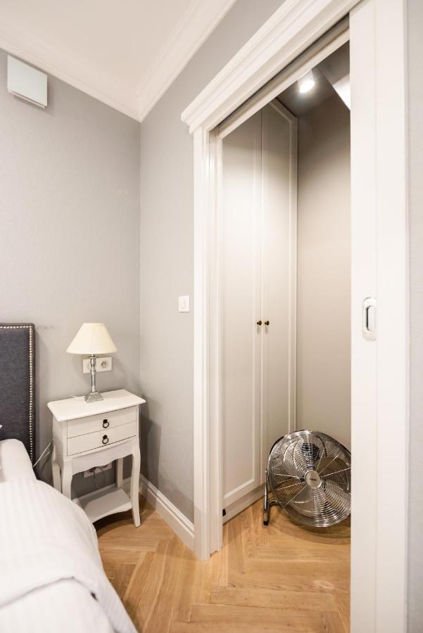 Lovely Apartment In The Heart Of Varsovia Exterior foto